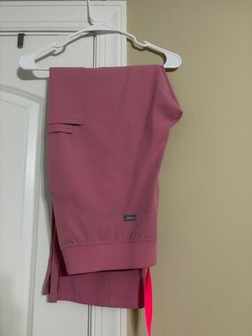 Figs Rose-Pink Kade Scrub Pants